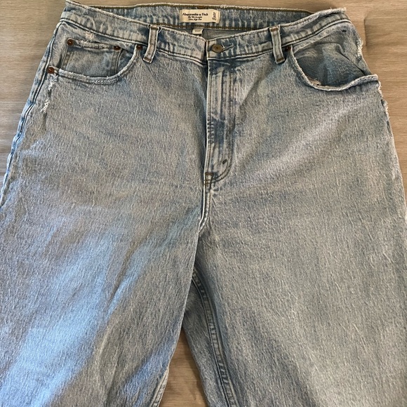 Abercrombie Jeans (Curve Love) - Picture 3 of 6